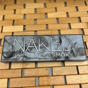 Urban Decay Naked Smoky Eyeshadow Palette